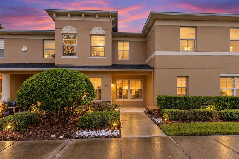 212 Carina Cir, FL