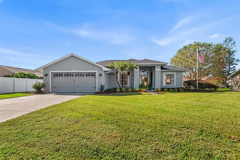435 Lake Harris Dr, FL