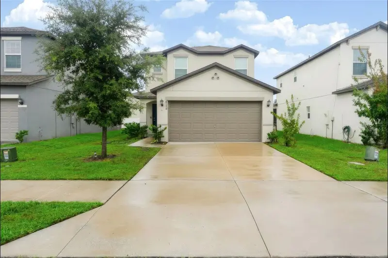 Abbott Square listing