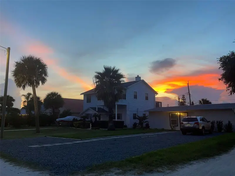 834 E 25th Ave, FL