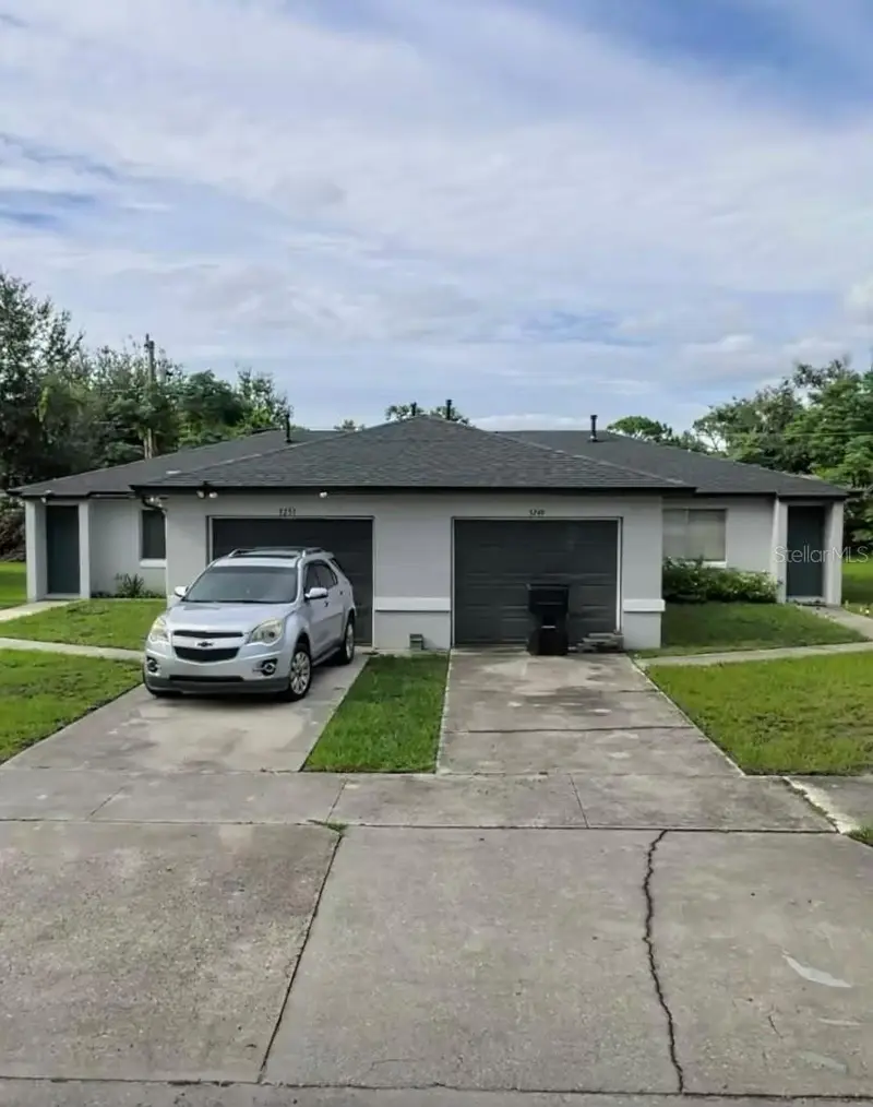 3249 & 3251 Split Willow Dr, FL