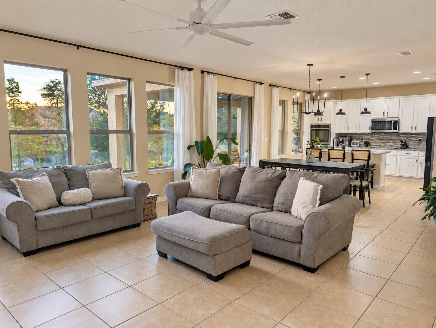 1119 Fountain Coin Loop, FL