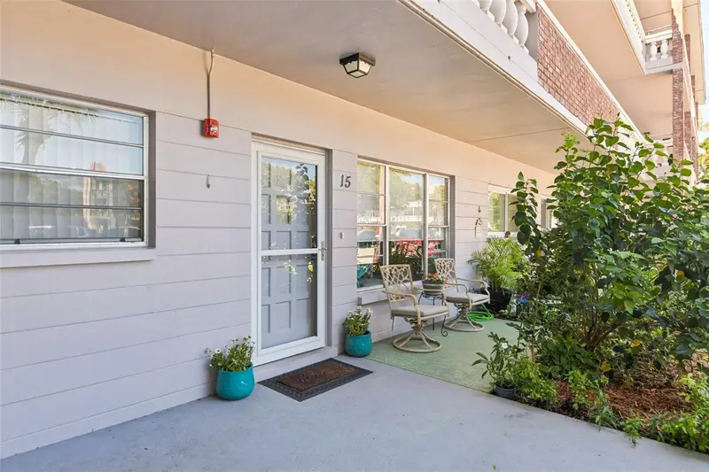 2461 Rhodesian Dr #15, FL