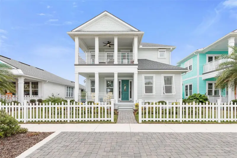 15 Hidden Treasure Dr, FL
