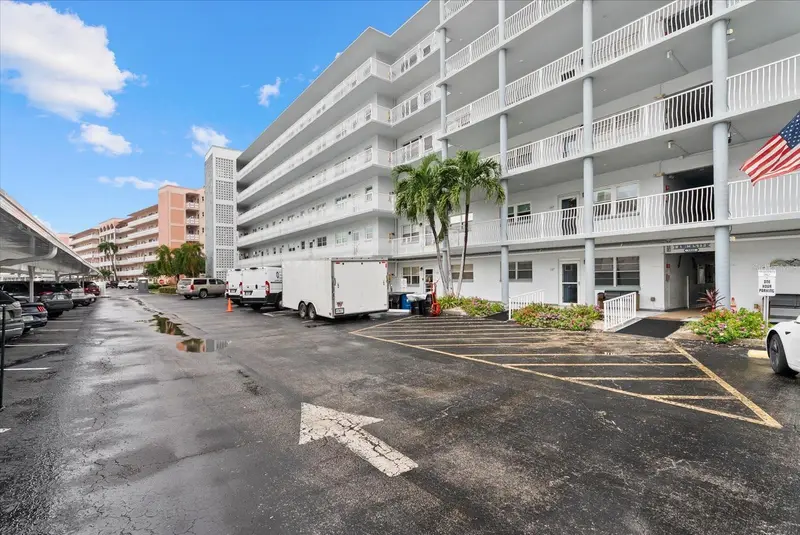 Town Shores of Gulfport listing