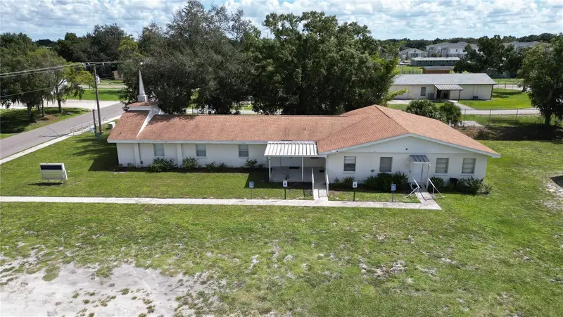 905 E Cypress St E, FL