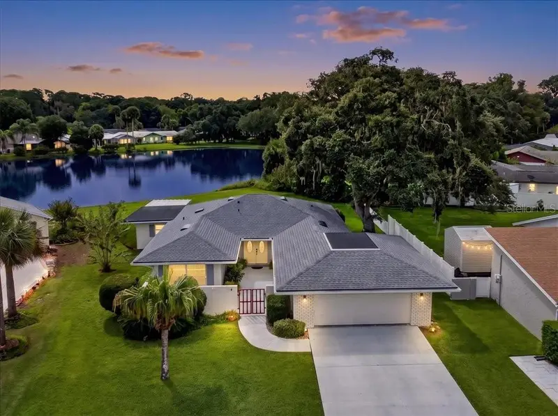 Country Club Cove listing