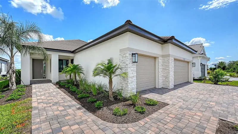 17645 Meandering Palms Xing, FL