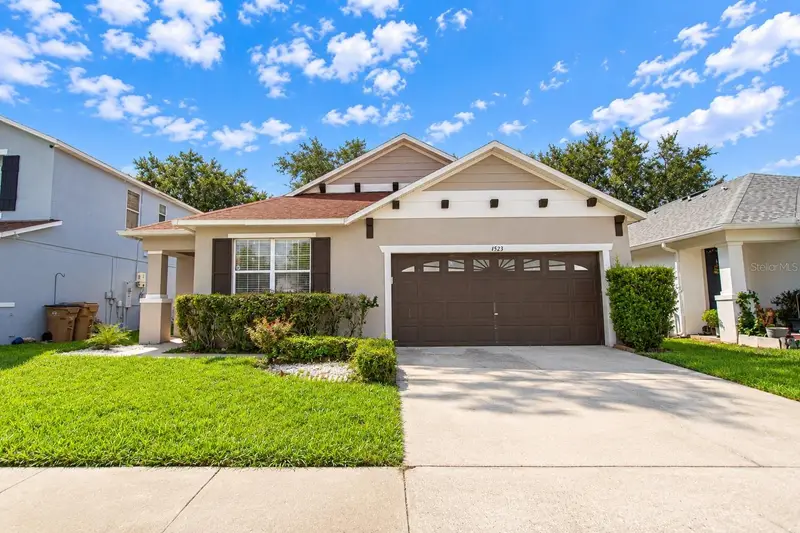 Sunrise Lakes listing