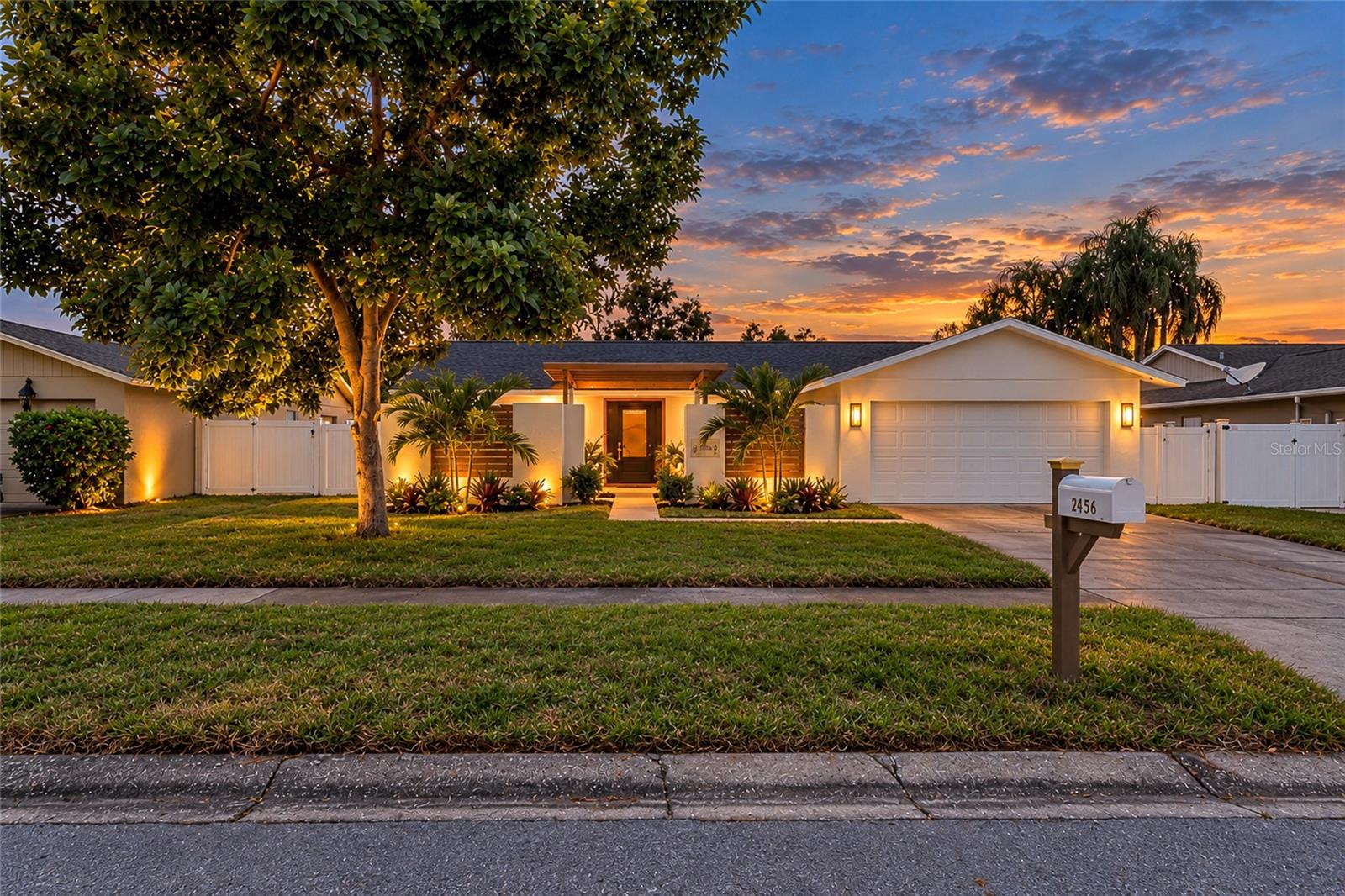 2456 Timbercrest Cir W, FL