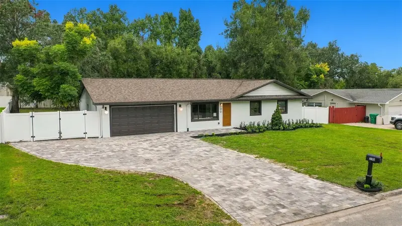 190 Roper Dr, FL