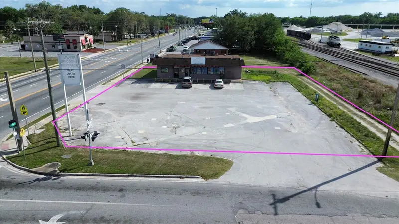 405 S Main St, FL