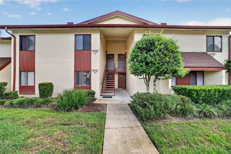 688 Midway Dr #B, FL
