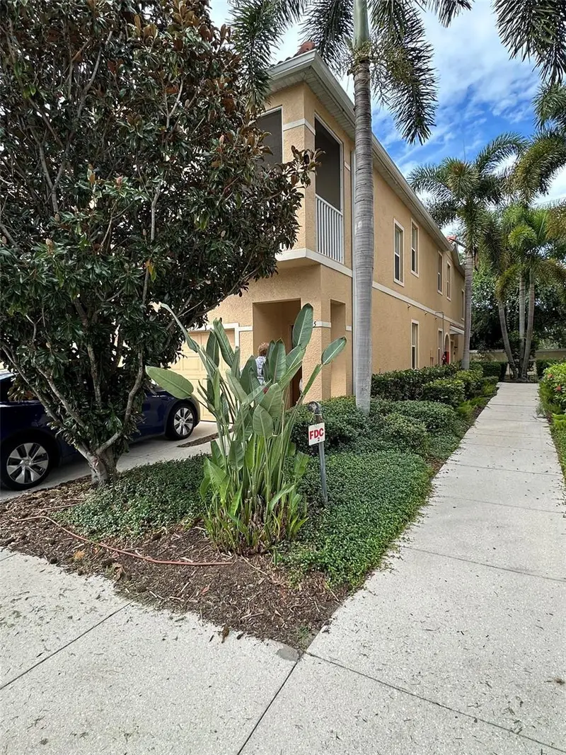 3815 Parkridge Cir #2-203, FL