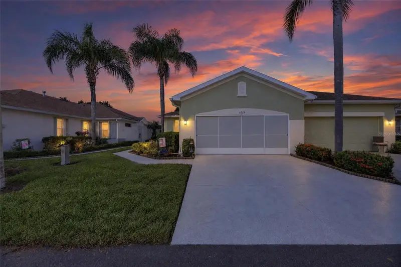 1229 Huntington Greens Dr #12, FL