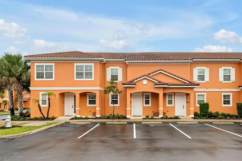 2669 Roadster Ln, FL