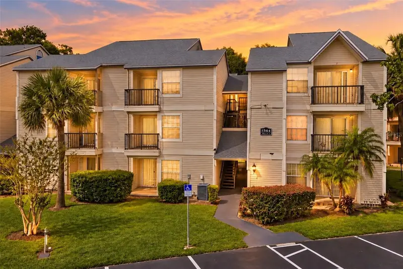 1964 Lake Atriums Cir #169, FL