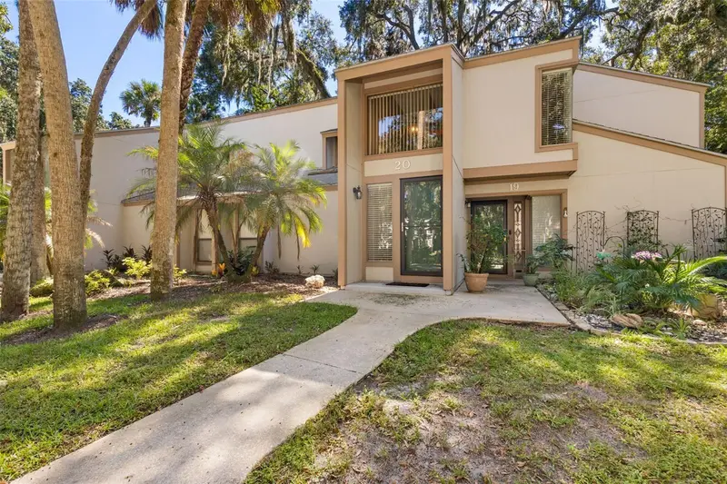 20 Mid Oaks Cir, FL