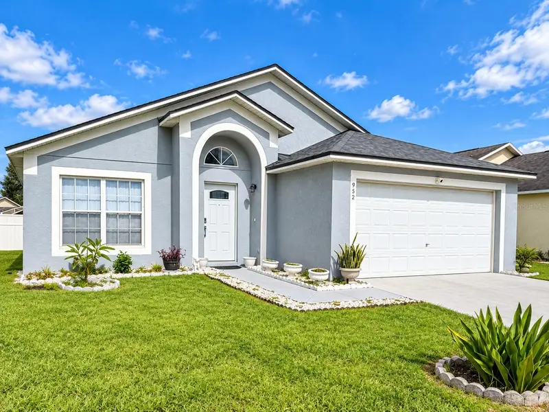 952 Clear Creek Cir, FL