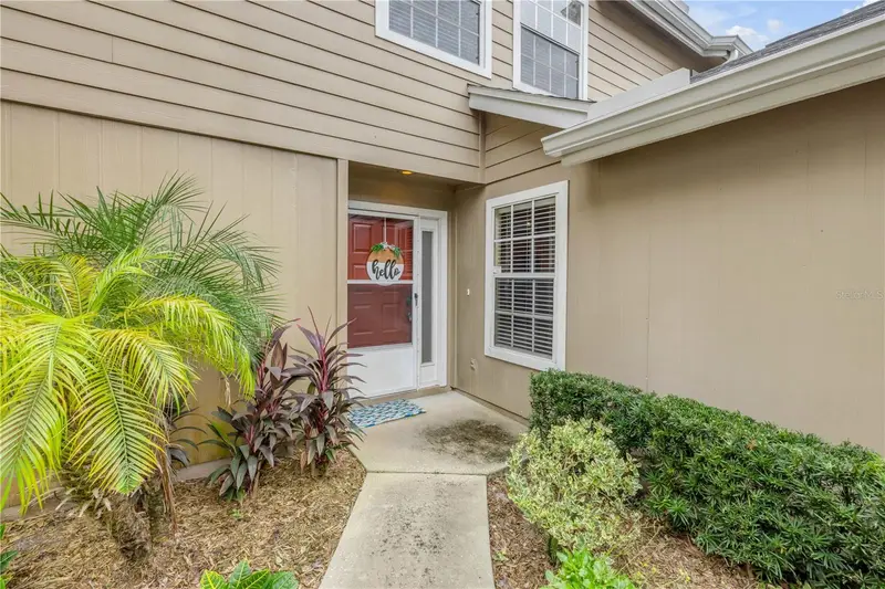 636 Maple Oak Cir #107, FL