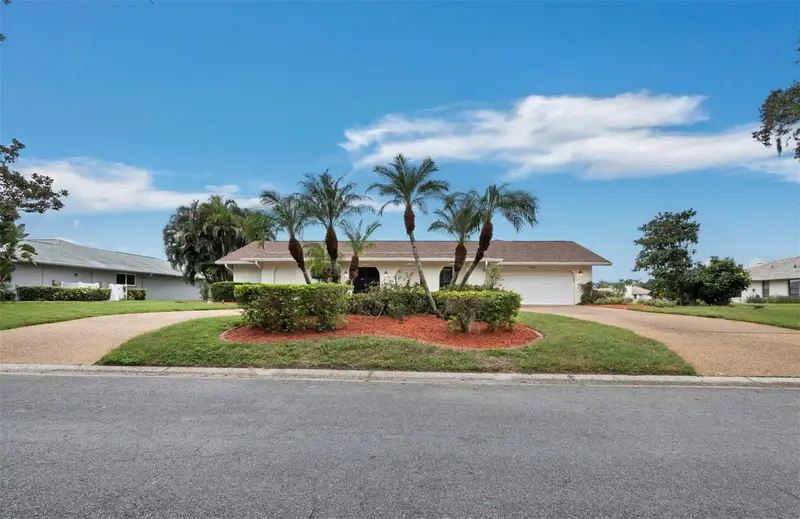 6945 Country Lakes Cir, FL