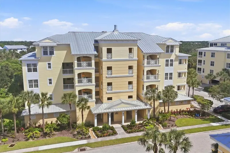 8541 Amberjack Cir #104, FL