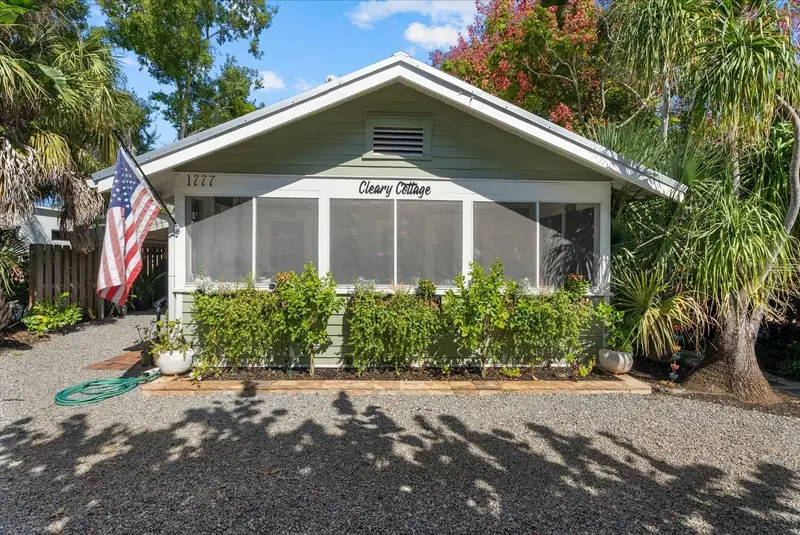 1777 Alta Vista St, FL