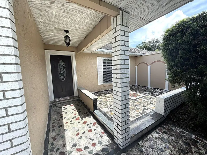 825 Quail Hollow Dr, FL