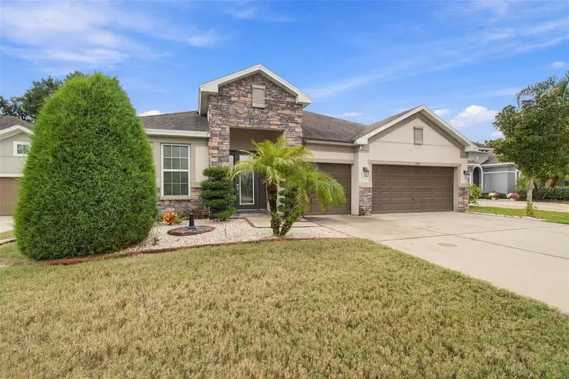 1015 Tracey Ann Loop, FL