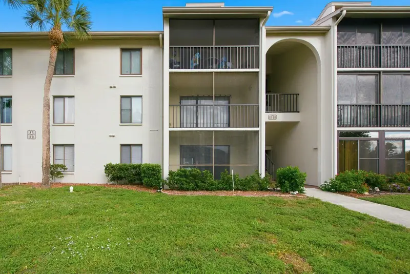 1871 Pine Ridge Way W #E1, FL
