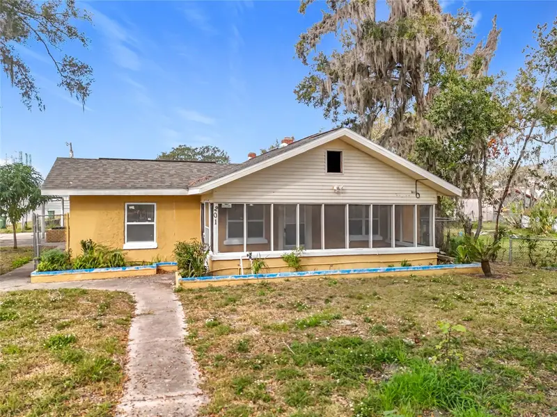 201 N East St, FL