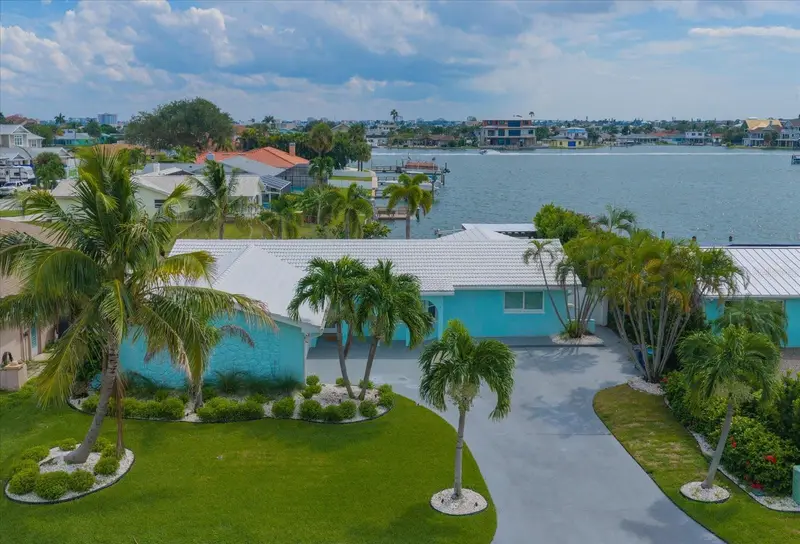 Three Palms Point listing