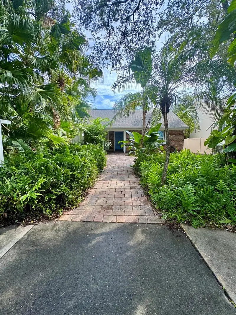 207 W Davis Blvd, FL