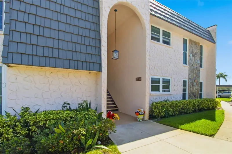 211 Fernwood Cir #211, FL