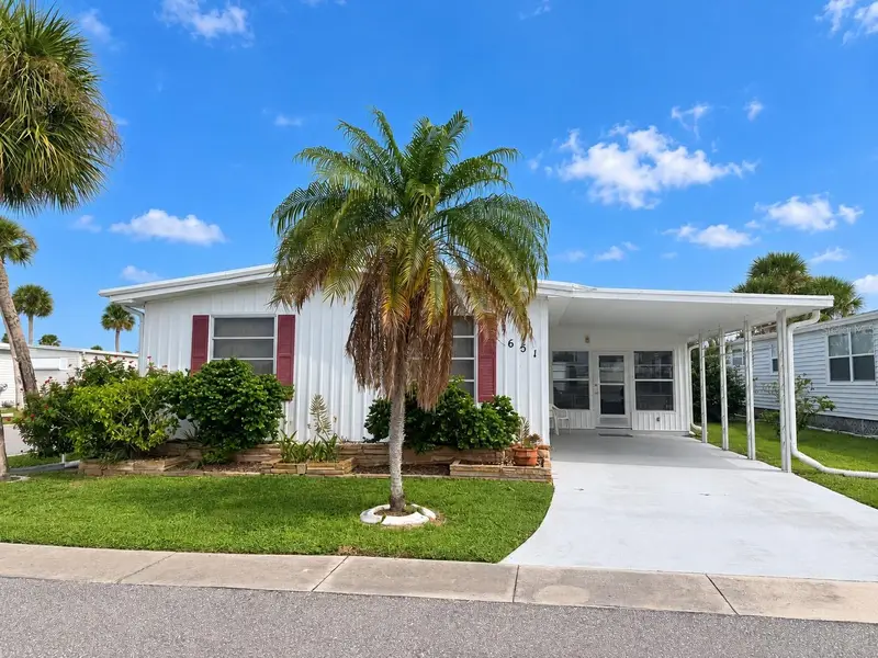 651 Iris Dr, FL