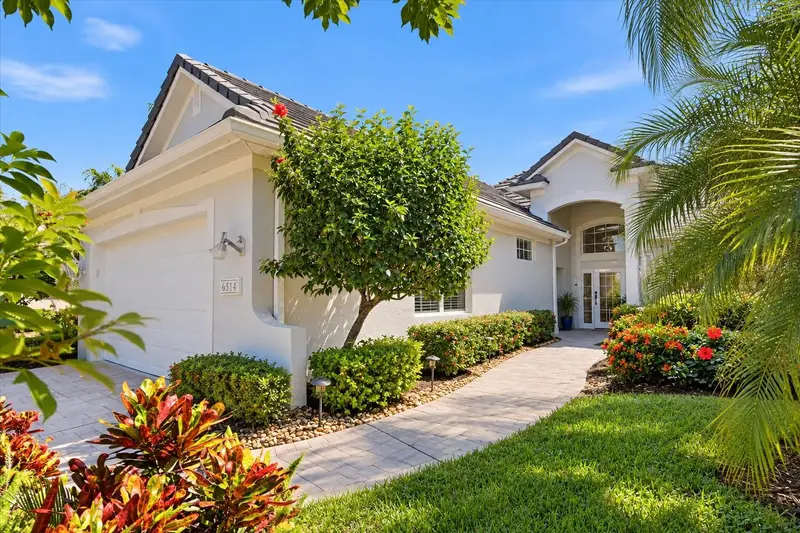 6514 Oakland Hills Dr, FL