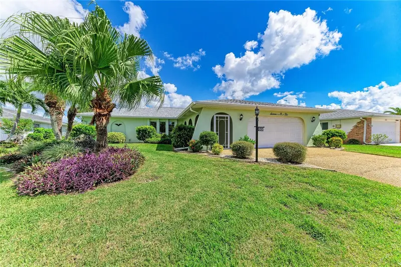 1602 Vikki Ct, FL