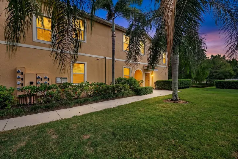 3707 Parkridge Cir #7-106, FL