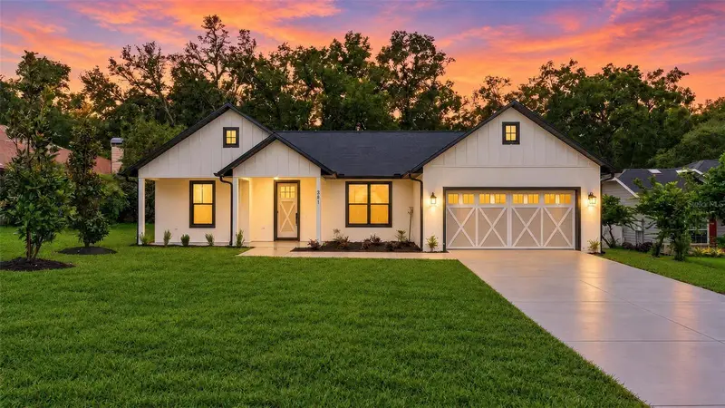 381 Carriage Ln, FL