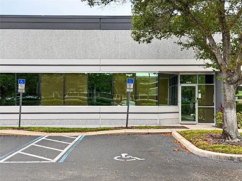 7751 Kingspointe Pkwy #104, FL