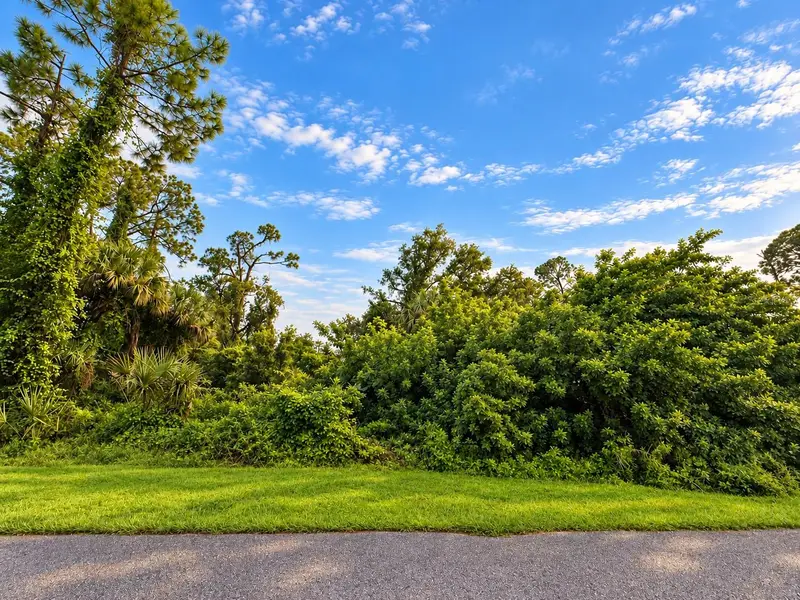 Flamlau Ave, FL