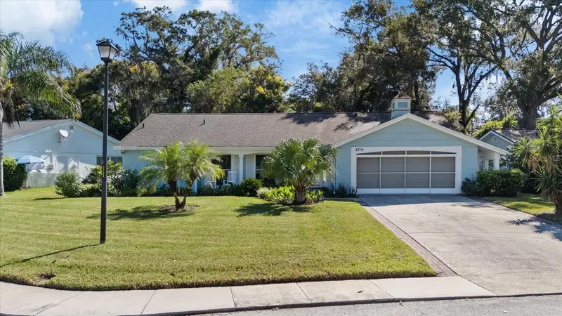 8710 Arrowhead Dr, FL