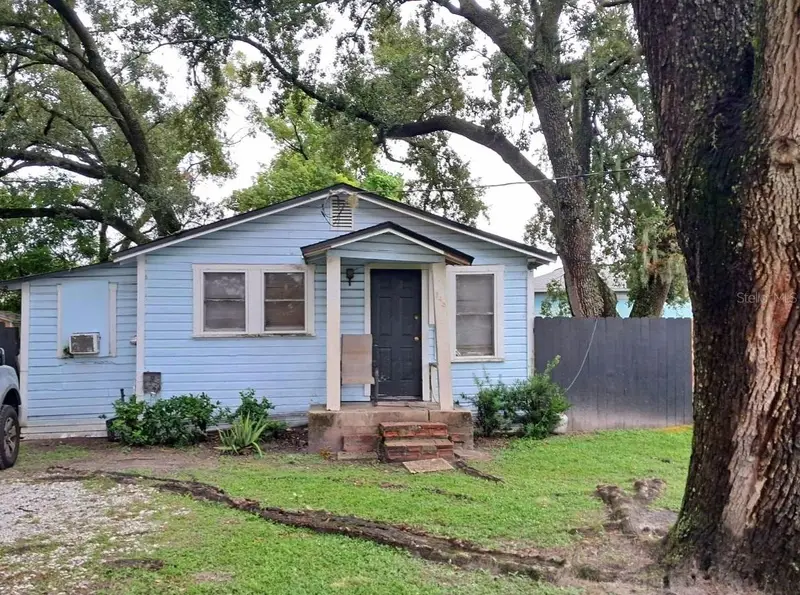 345 E Maple St, FL