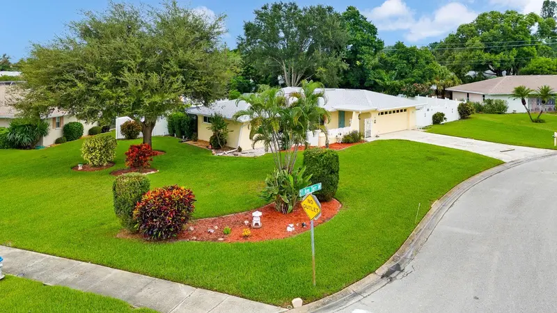 6806 21st Avenue Ter W, FL