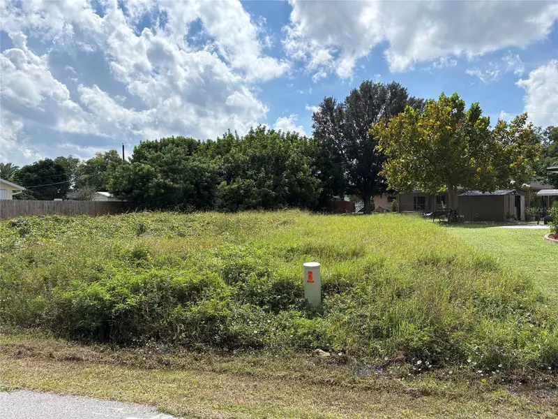 567 Lakehurst Ave Nw, FL