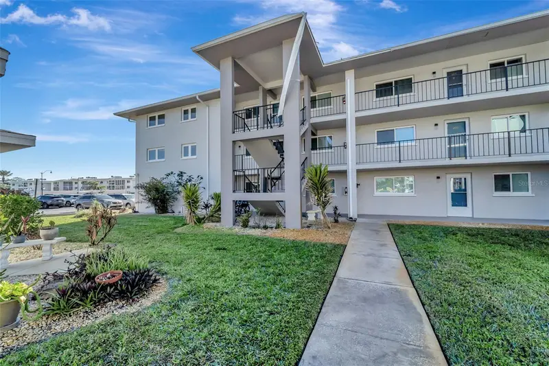 649 Tamiami Trl S #107, FL
