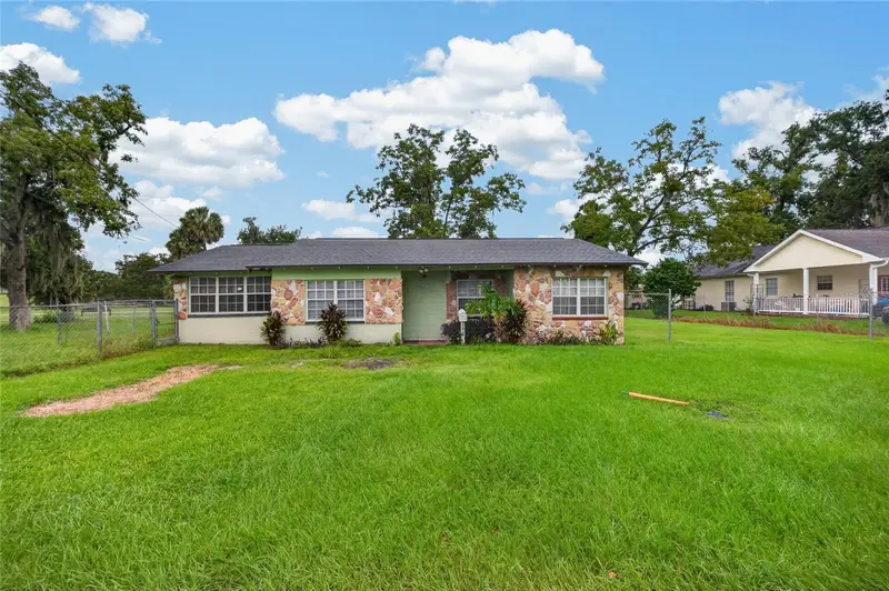 1210 W 15th St, FL