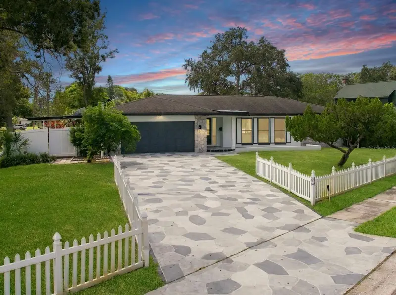 Rio Vista, St Petersburg listing
