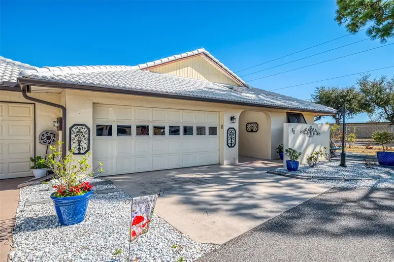 32 Pebble Rock Dr, FL