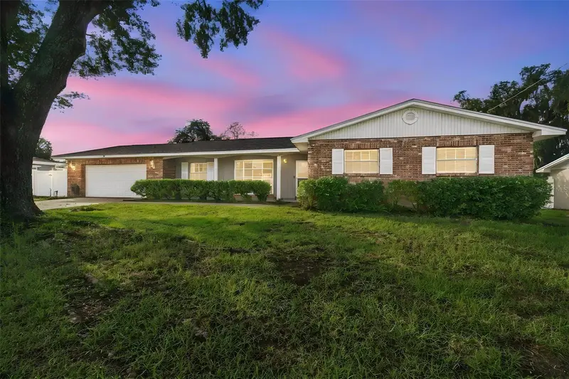 105 Ashbrook Dr, FL